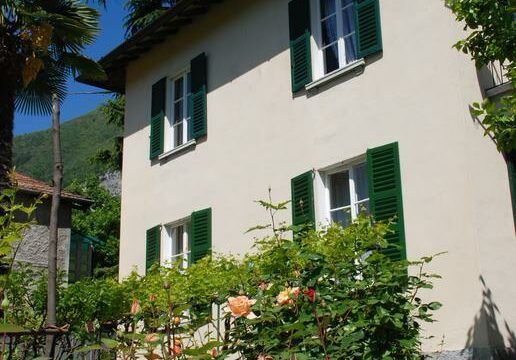 Casa indipendente con giardino
