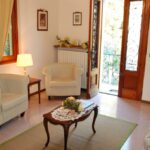 Casa indipendente con giardino