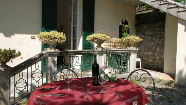 Casa indipendente con giardino