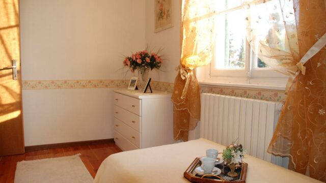 Casa indipendente con giardino