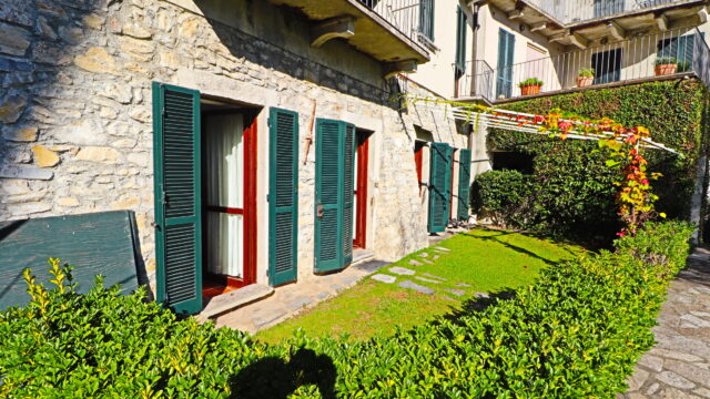 Monolocale direttamene a lago