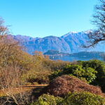 Villa con parco vista lago.