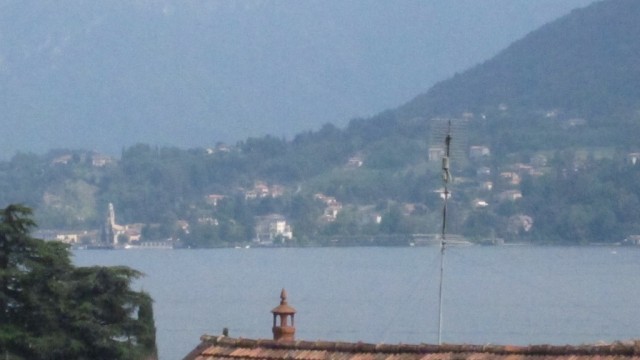 Villa singola vista lago