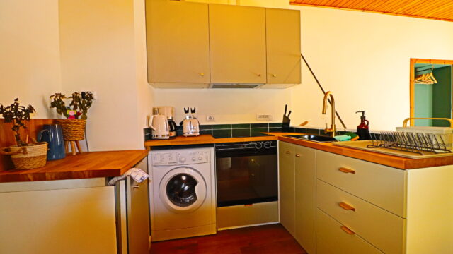 Monolocale vista lago. Monolocale vista lago.