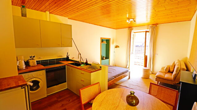 Monolocale vista lago. Monolocale vista lago.