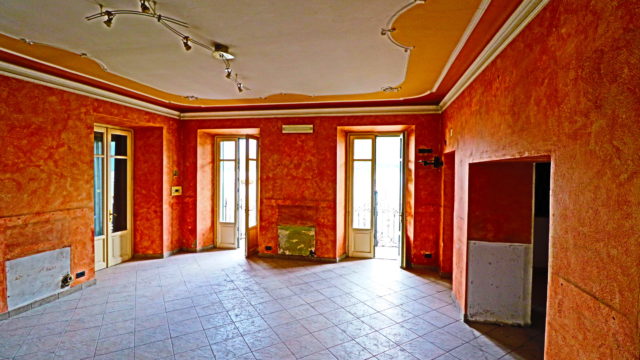 Palazzo d’epoca direttamente a lago