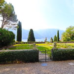 Villa storica in sasso vista lago.