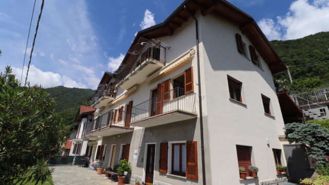 Appartamento con giardino vista lago