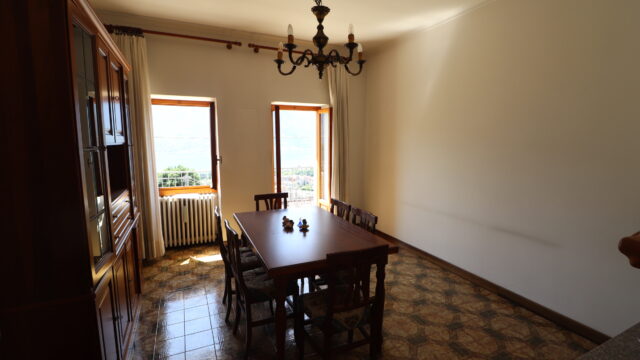 Appartamento con giardino vista lago
