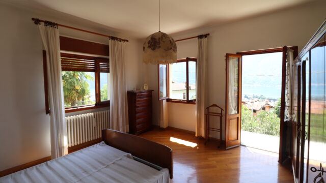Appartamento con giardino vista lago