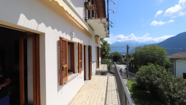Appartamento con giardino vista lago
