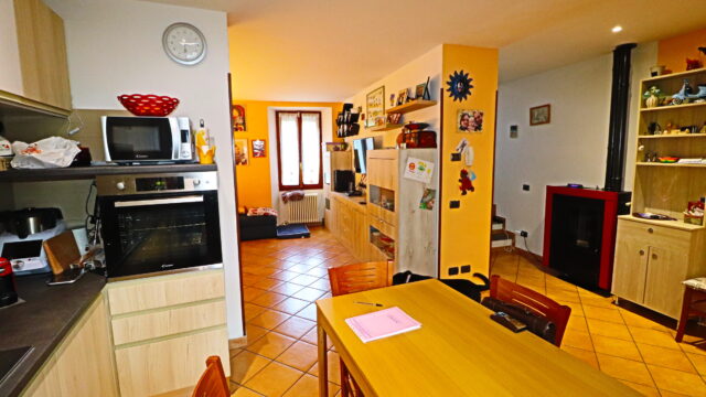 Casa indipendente con giardino