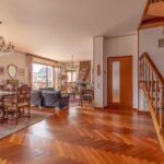 Villa con parco vista lago.